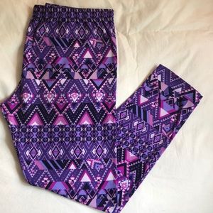 No Boundaries Size XL Purple Tribal Print Leggings